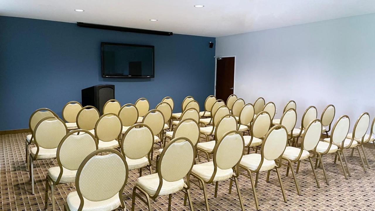 Microtel Inn & Suites By Wyndham Michigan City Exteriör bild