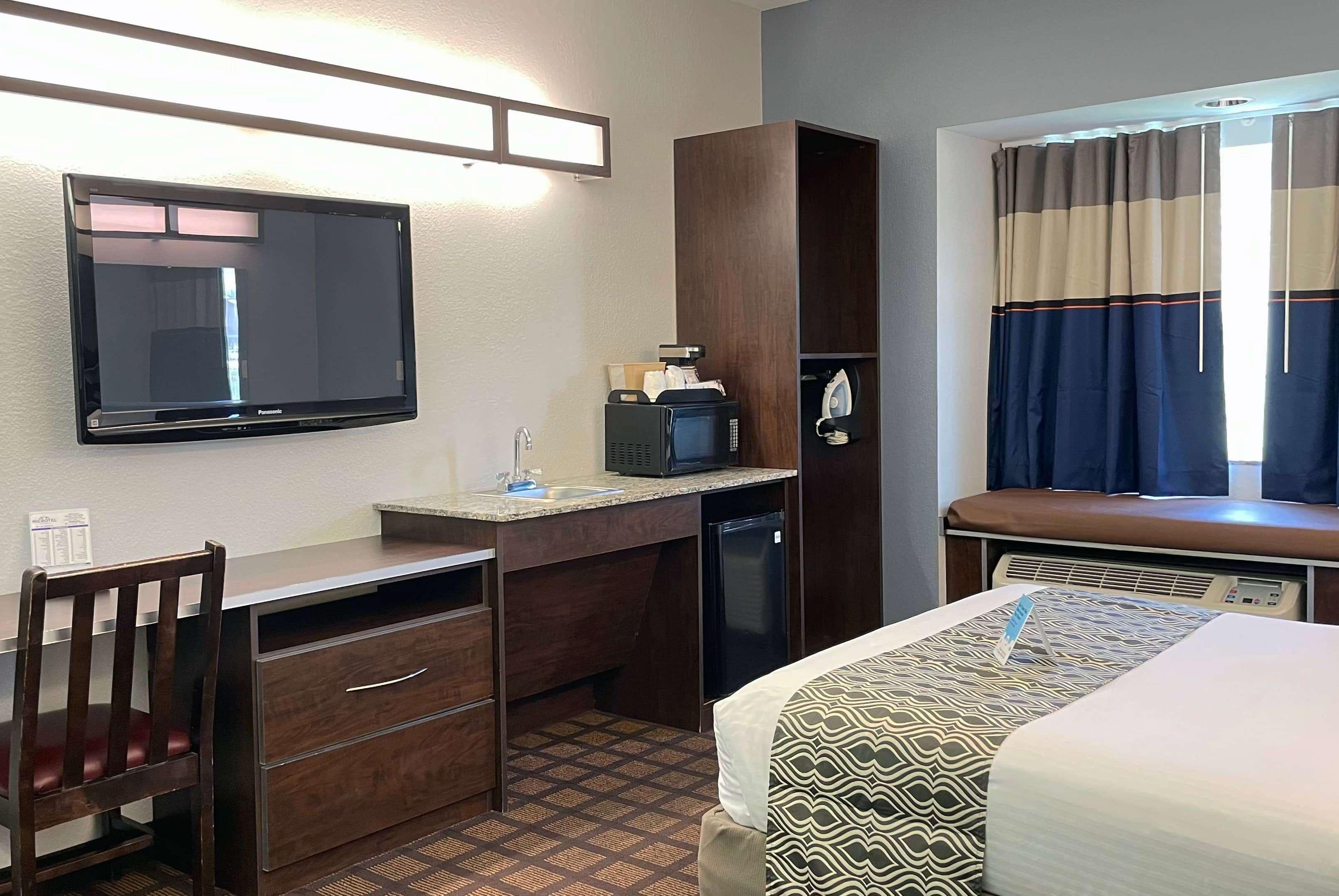 Microtel Inn & Suites By Wyndham Michigan City Exteriör bild